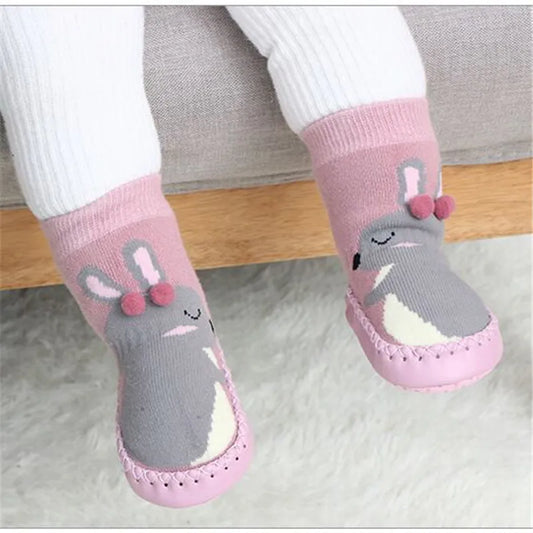 NEWBORN AND TODDLERS SOCK SHOES WITH RUBBER SOLES WITH CUTE ANIMAL PRINTS